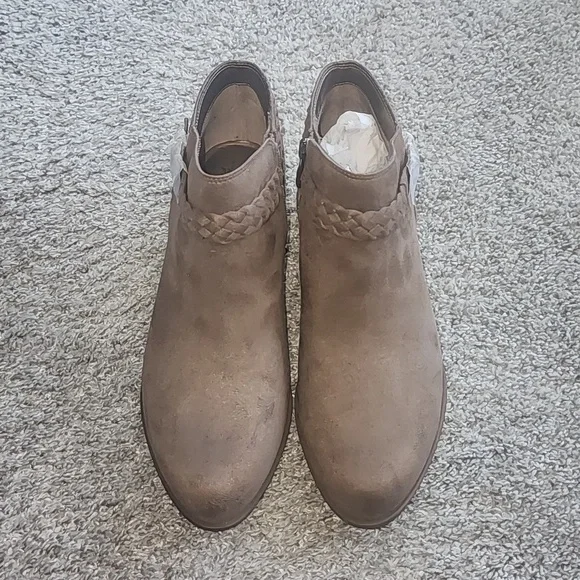 ~Life Stride~ Adriana Bootie - Picture 2 of 8